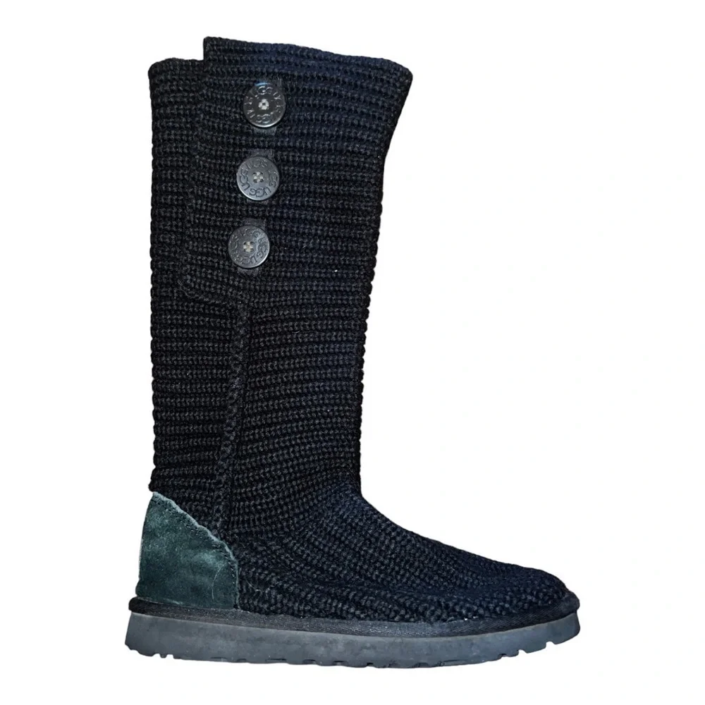 ▶️ UGG ◀️ Women's Classic Cardy. Size 7